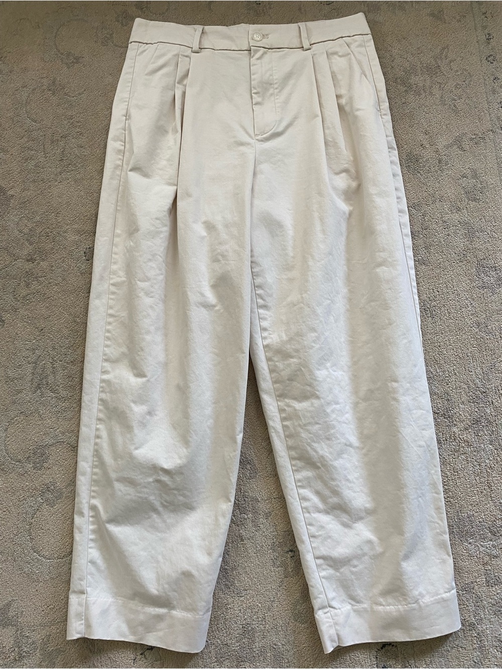 Banana Republic Factory Pleated Authentic Chino Pants Cropped 8 Cream Cotton